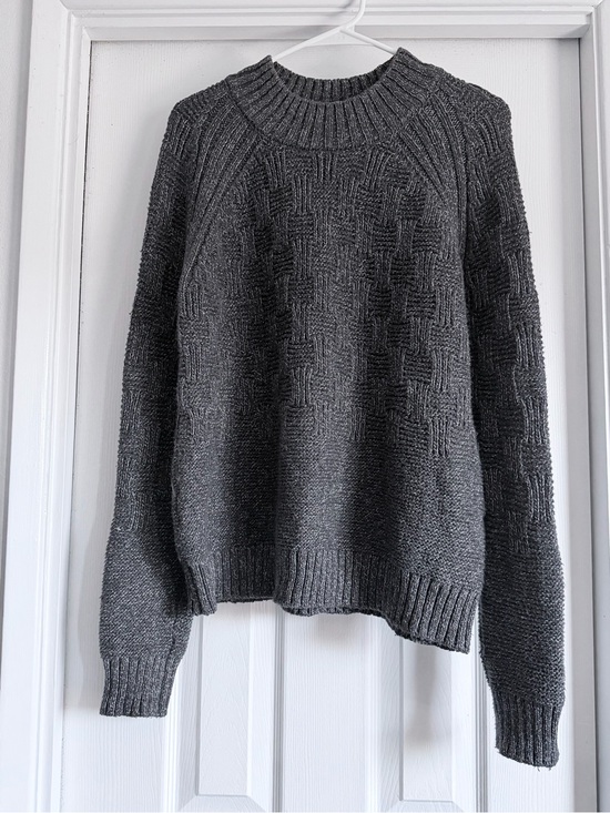 Prana Sweaters - Beautiful prAna women's 'Sky Meadow' crewneck pullover sweater in charcoal gray.
